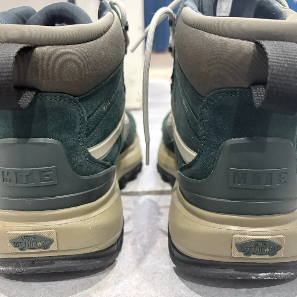 Vans Men's High-Top MTE Boots - Picture 4 of 5